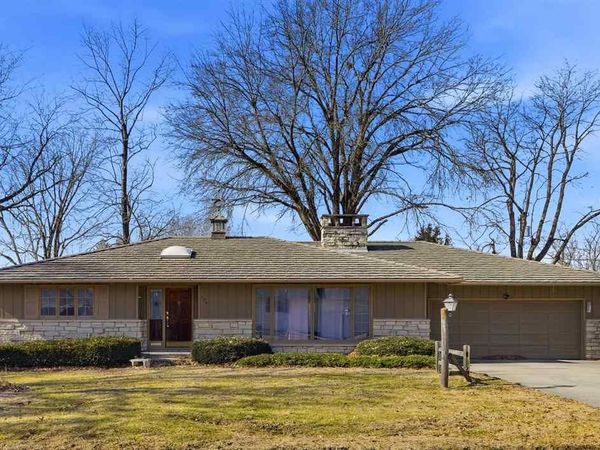 120 N West St, North English, IA 52316