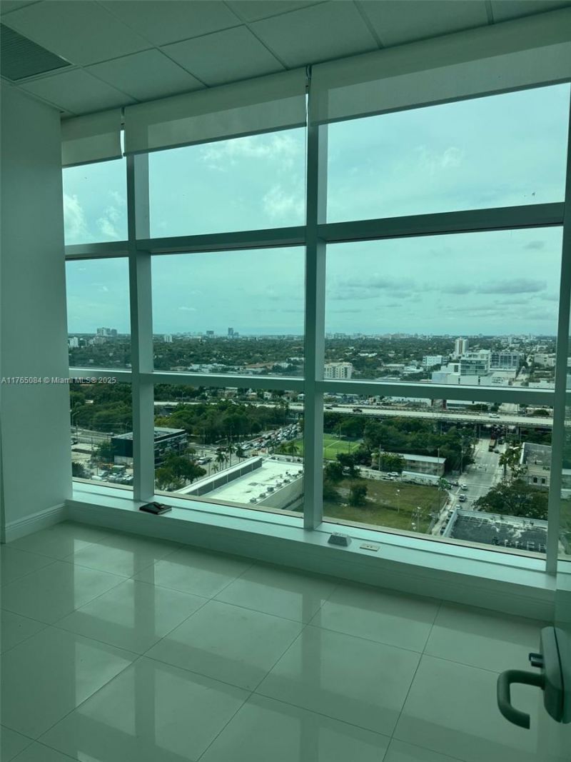 175 SW 7th St, Unit 1812, Miami, FL 33130 Main Photo