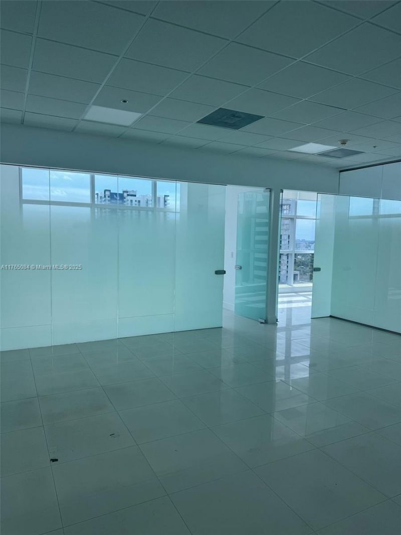 175 SW 7th St, Unit 1812, Miami, FL 33130 Photo
