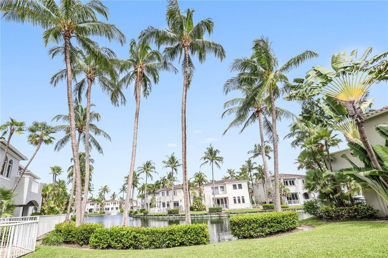 3015 NE 208th St, Aventura, FL 33180 Photo