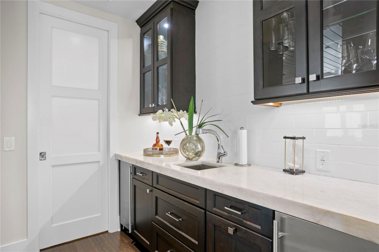 146 4th Avenue Ne, Unit 600, Saint Petersburg, FL 33701 Photo