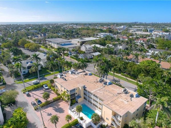 900 8th Ave S, Unit 204, NAPLES, FL 34102