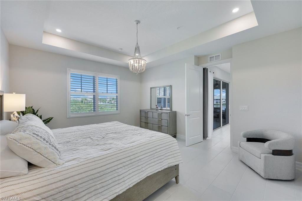 273 Indies Dr E, Unit 202, Naples, FL 34114 Photo