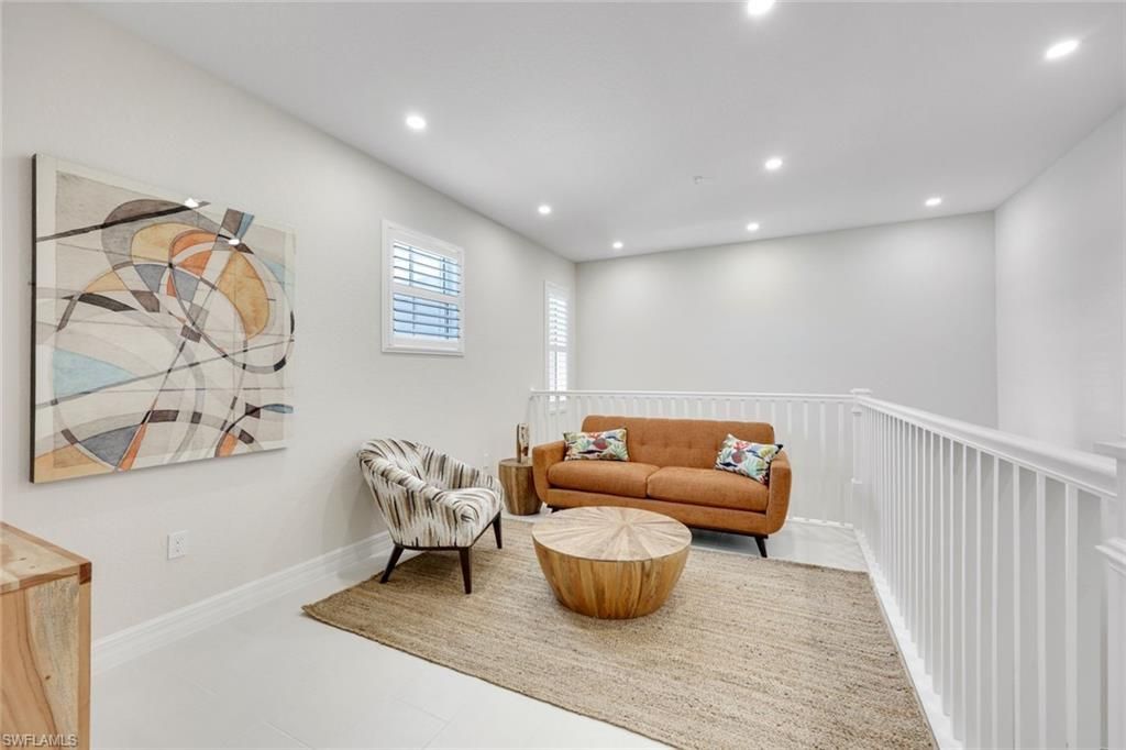 273 Indies Dr E, Unit 202, Naples, FL 34114 Photo