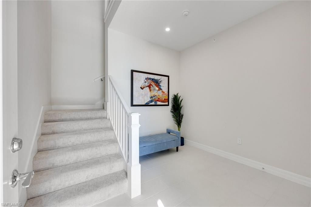 273 Indies Dr E, Unit 202, Naples, FL 34114 Photo