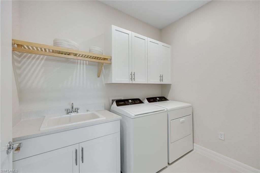 273 Indies Dr E, Unit 202, Naples, FL 34114 Photo