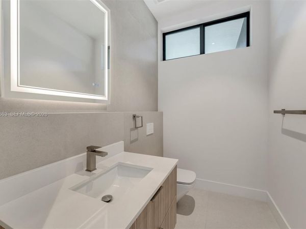 5921 SW 84th St, South Miami, FL 33143