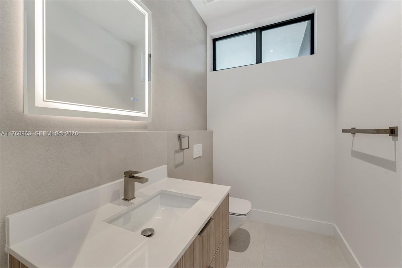 5921 SW 84th St, South Miami, FL 33143 Photo