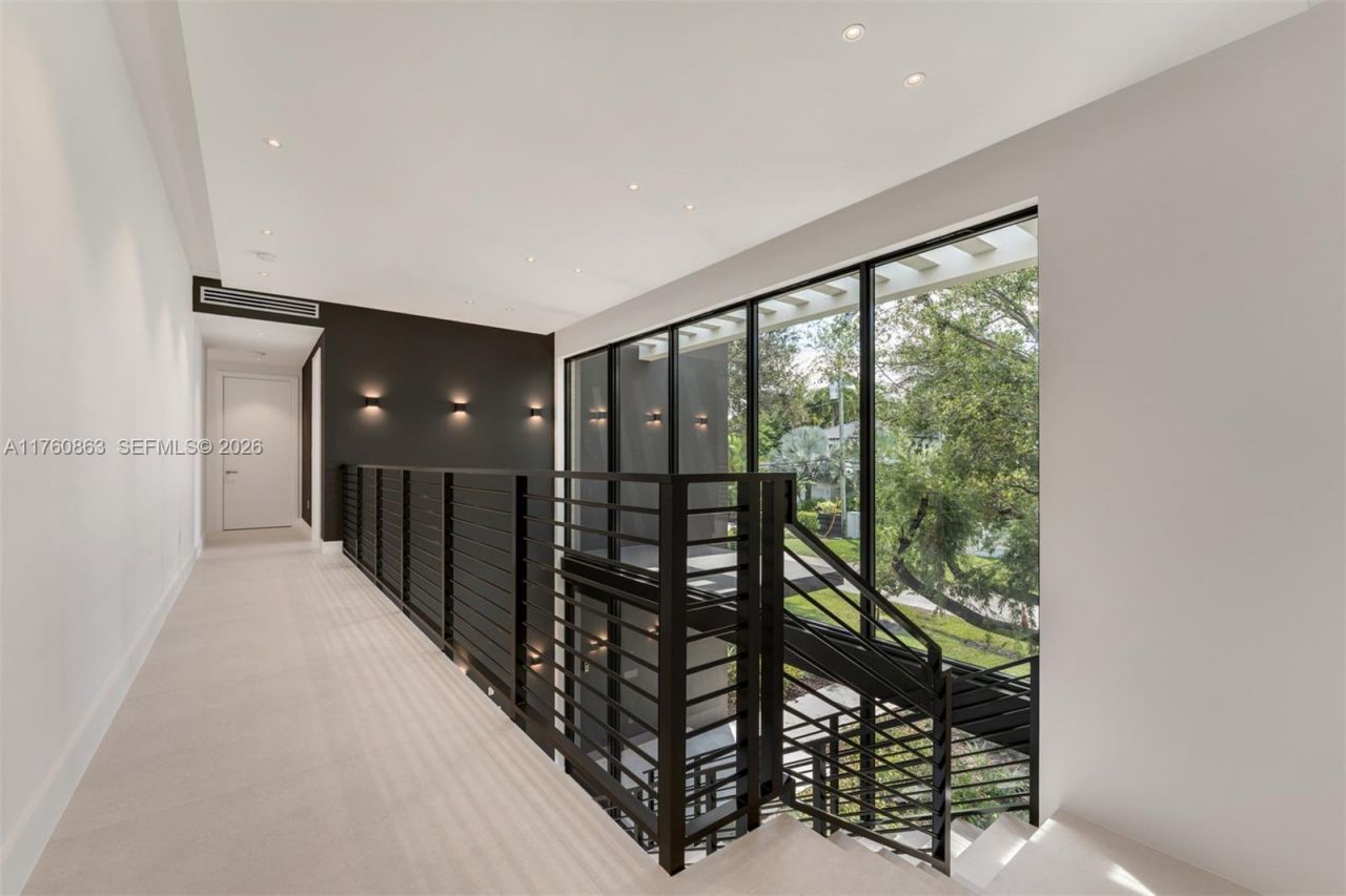 5921 SW 84th St, South Miami, FL 33143 Photo