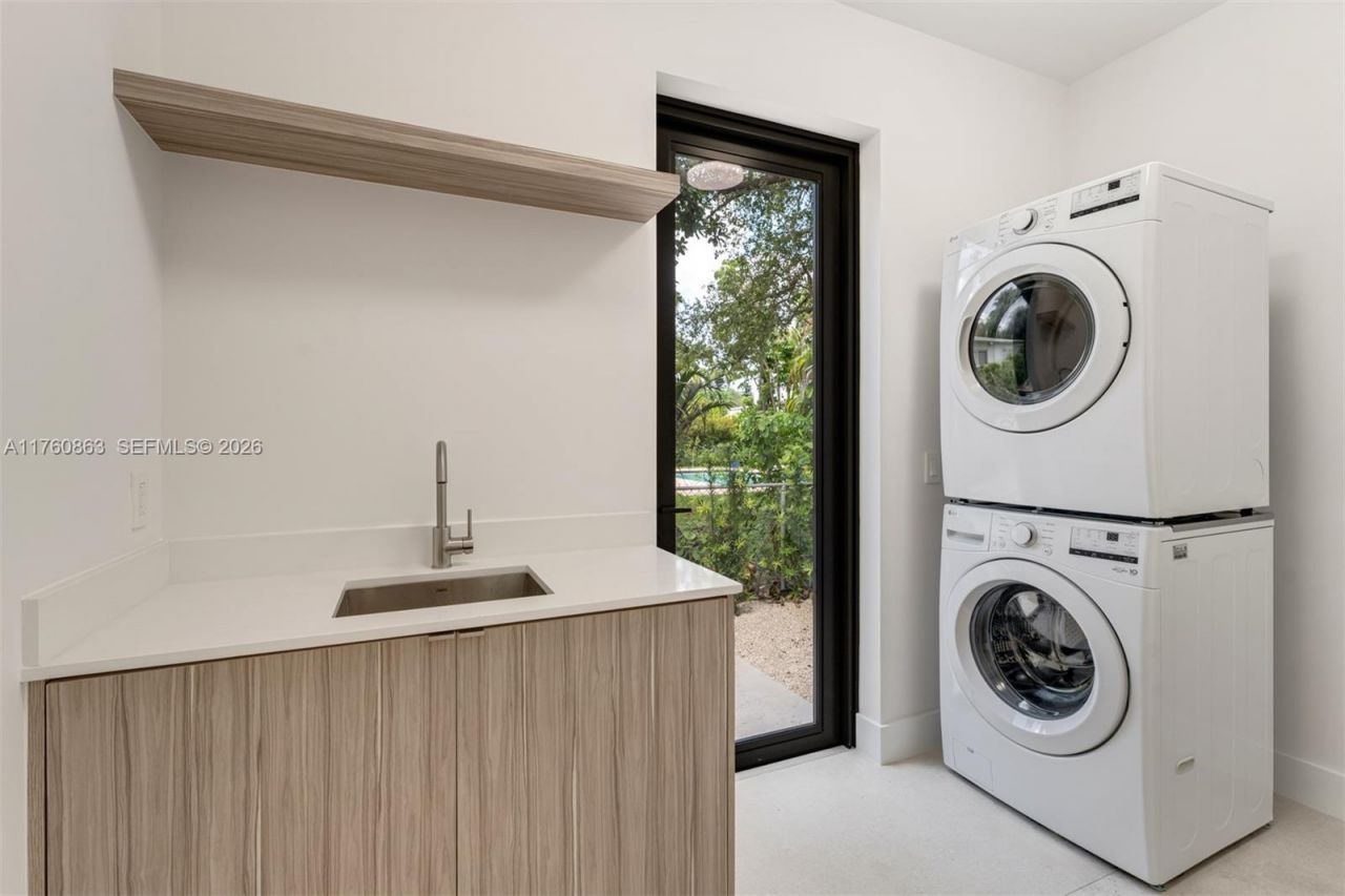 5921 SW 84th St, South Miami, FL 33143 Photo