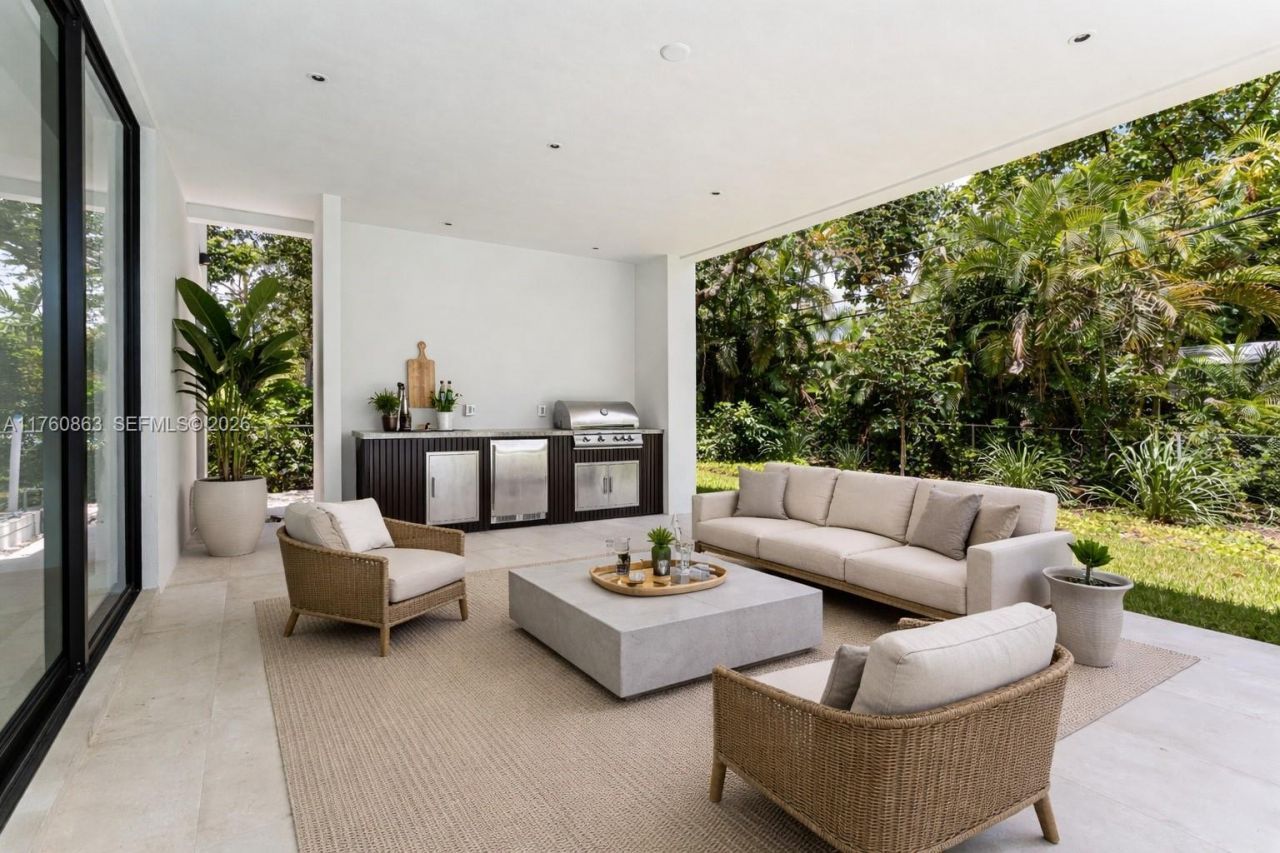 5921 SW 84th St, South Miami, FL 33143 Photo