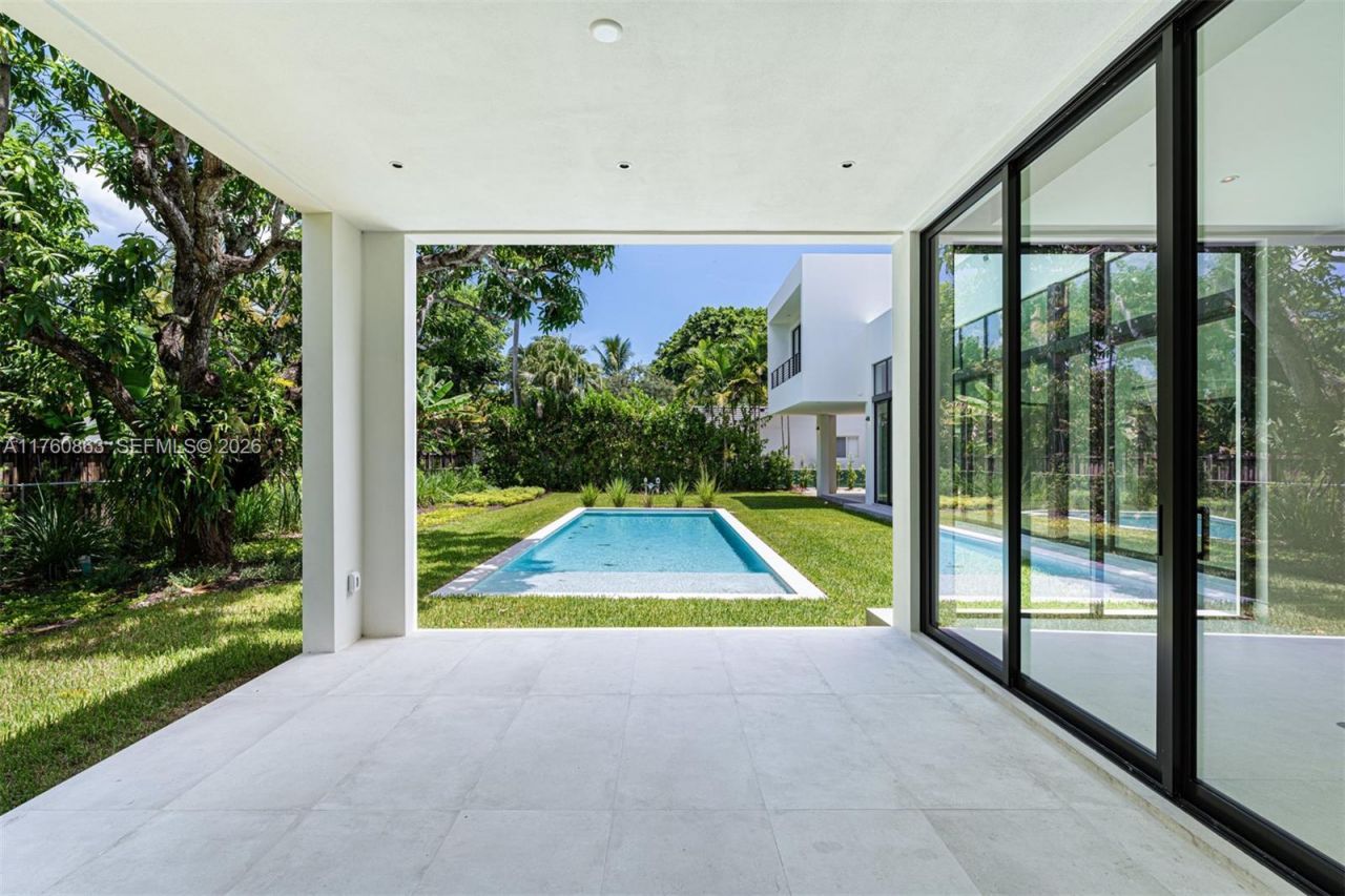 5921 SW 84th St, South Miami, FL 33143 Photo