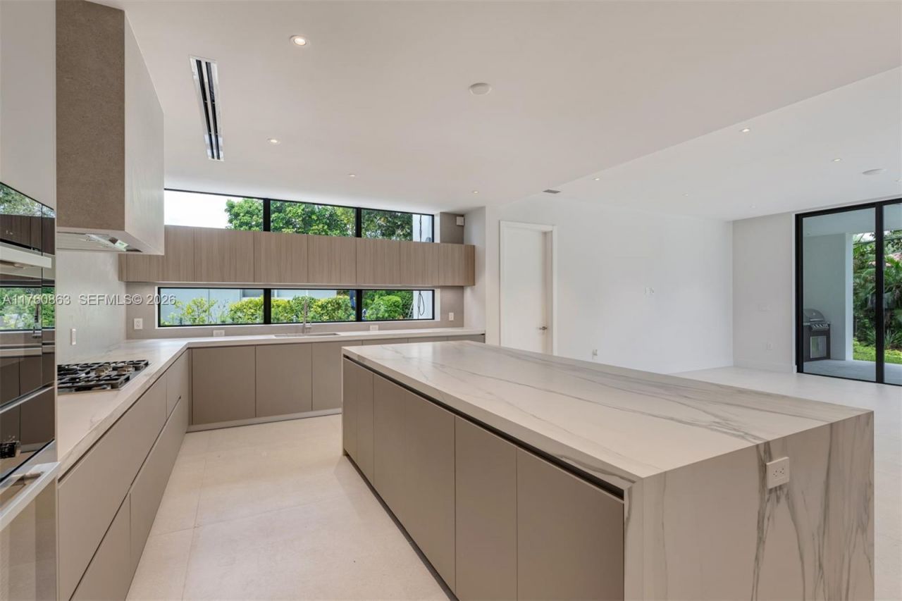 5921 SW 84th St, South Miami, FL 33143 Photo