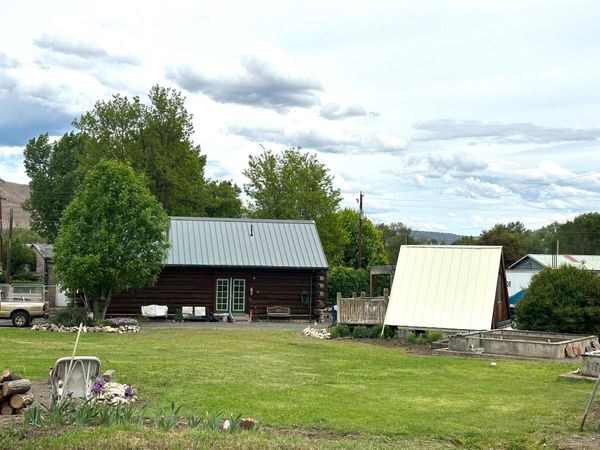 150 School House Drive, Dayville, OR 97825