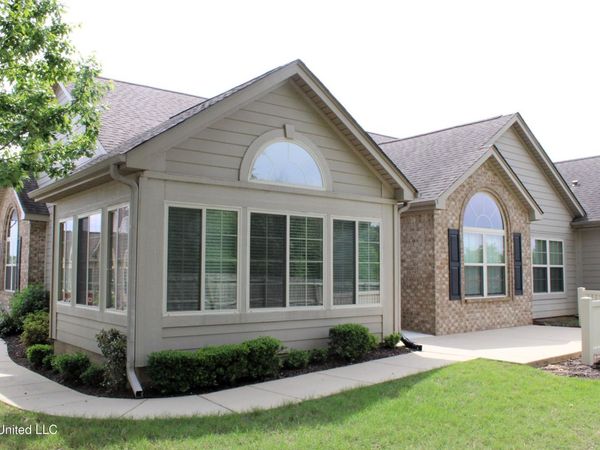 8649 Parkview Oaks Circle, Olive Branch, MS 38654
