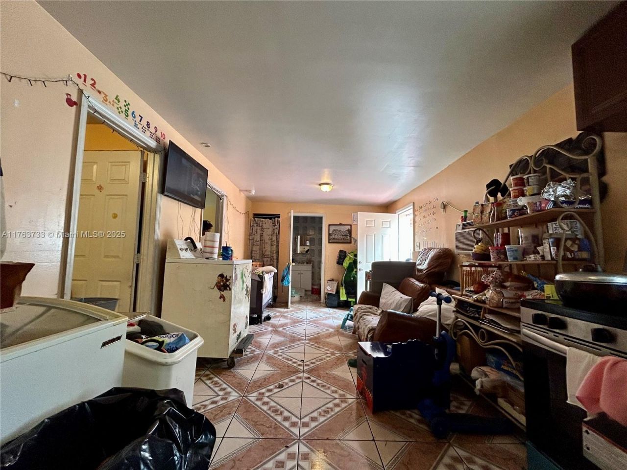 1940 Ali Baba Ave, Opa Locka, FL 33054 Photo