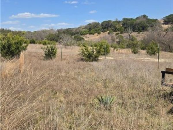 190 Grand Canyon Drive, Oglesby, TX 76561