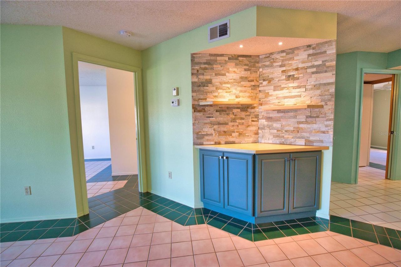 405 Pine Hollow Circle, Unit 405, Englewood, FL 34223 Photo