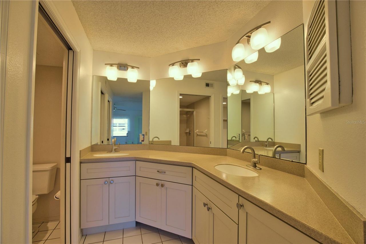 405 Pine Hollow Circle, Unit 405, Englewood, FL 34223 Photo