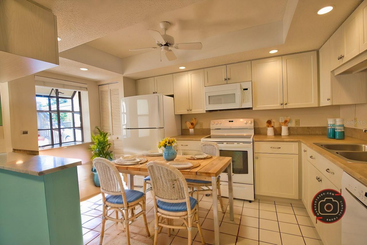 405 Pine Hollow Circle, Unit 405, Englewood, FL 34223 Photo