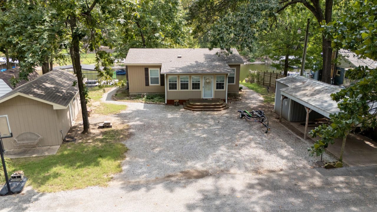 1709 Cardiac Cove Road Grove, OK 74344