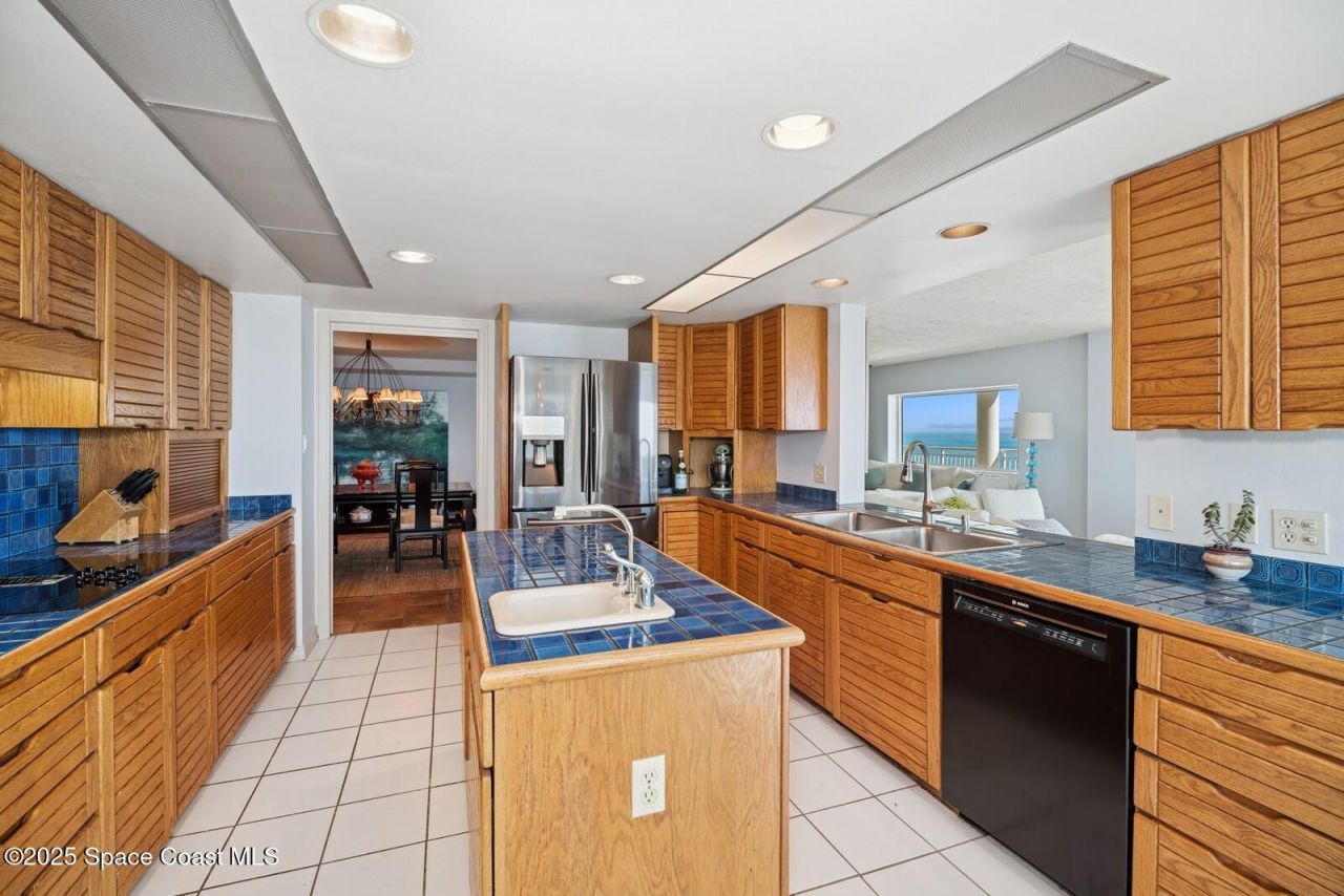 989 N Highway A1a, Unit 5, Indialantic, FL 32903 Photo