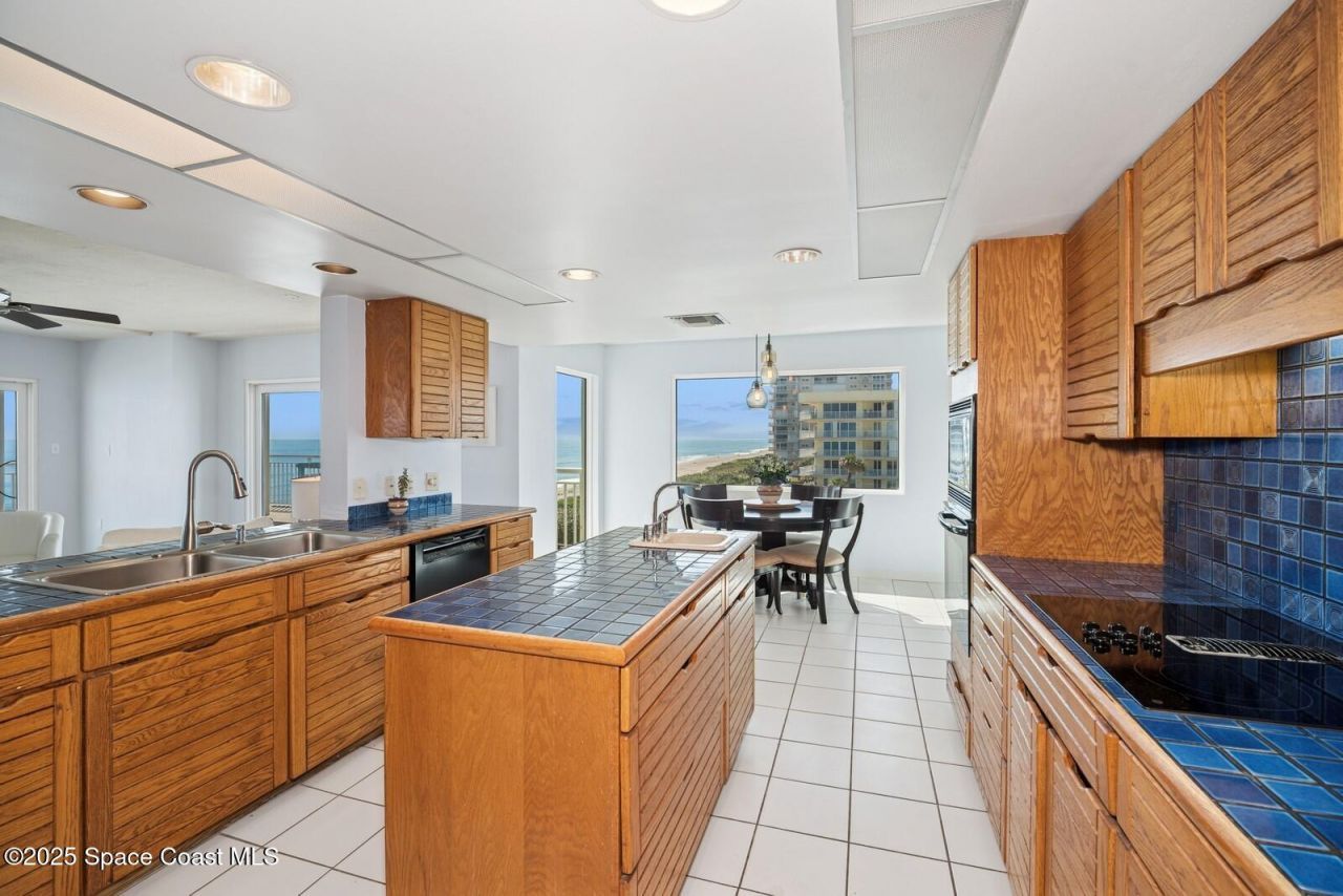 989 N Highway A1a, Unit 5, Indialantic, FL 32903 Photo