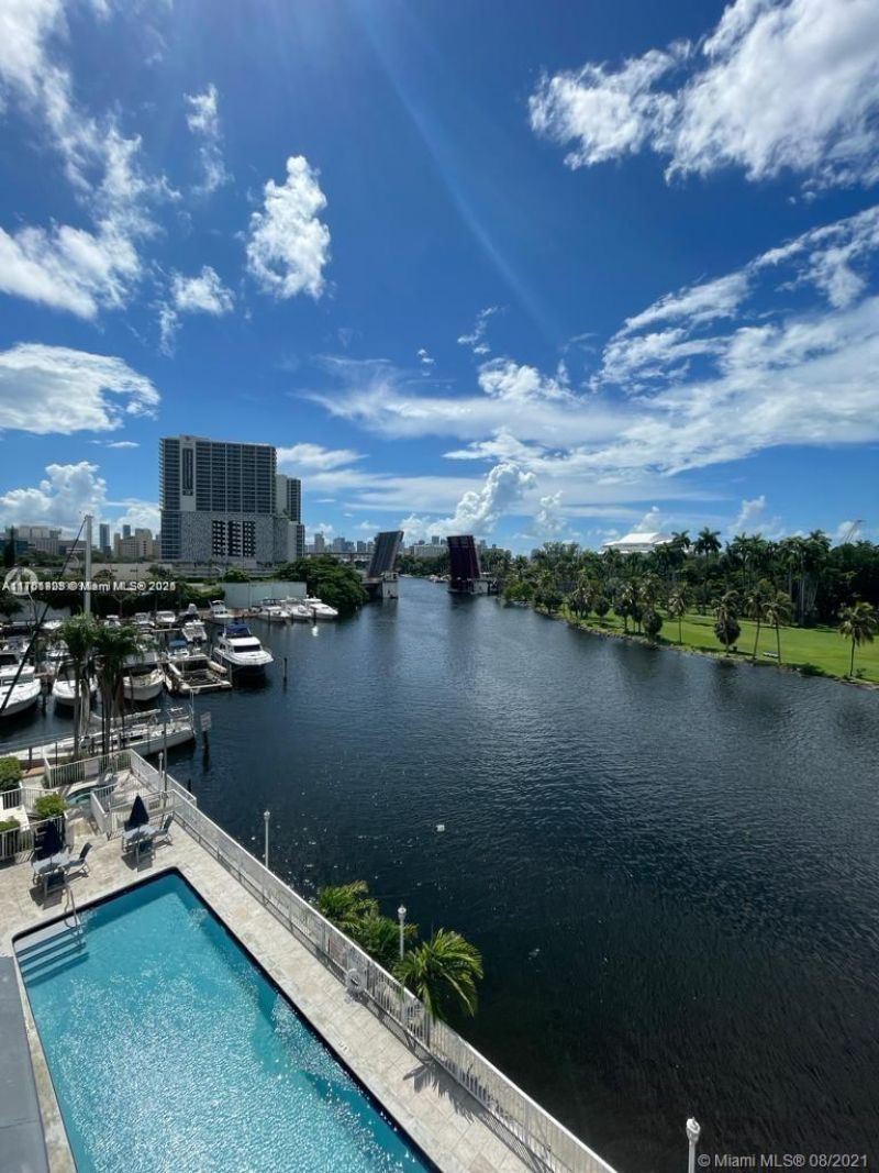 1720 NW N River Dr, Unit 503, Miami, FL 33125 Photo