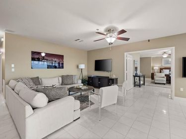 3575 Lone Star Circle, Unit 607, Fort Worth, TX 76177
