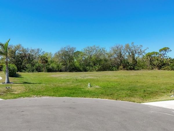 6104 8TH AVENUE DR NE, BRADENTON, FL 34212