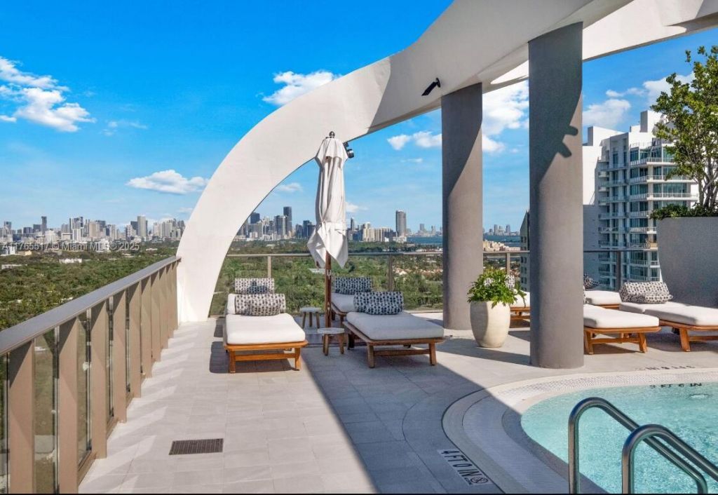 2678 Tigertail, Unit 1009, Miami, FL 33133 Photo