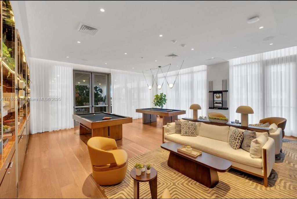 2678 Tigertail, Unit 1009, Miami, FL 33133 Photo