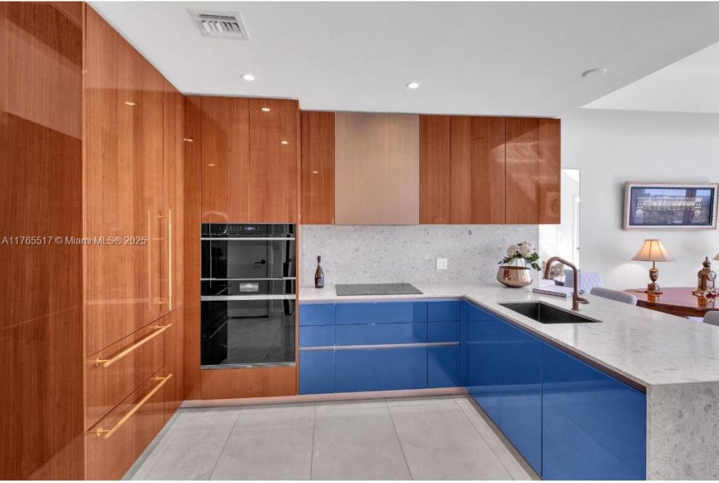 2678 Tigertail, Unit 1009, Miami, FL 33133 Photo