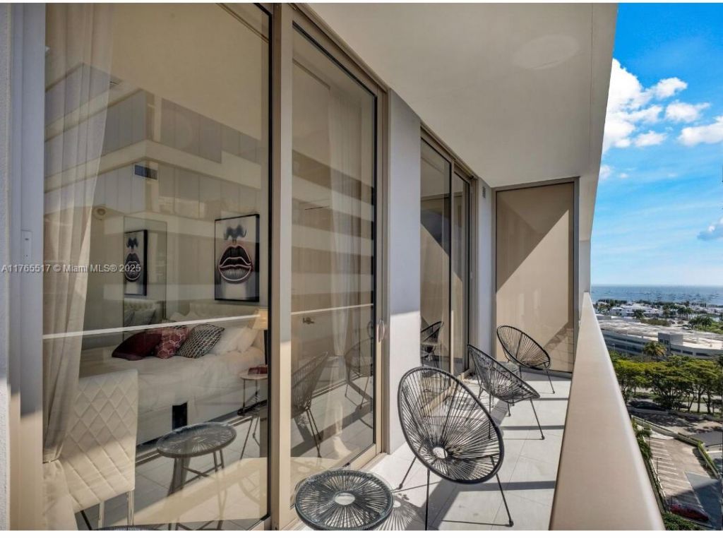 2678 Tigertail, Unit 1009, Miami, FL 33133 Photo