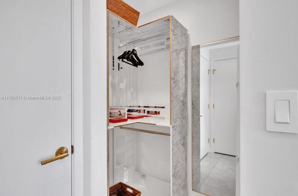 2678 Tigertail, Unit 1009, Miami, FL 33133 Photo