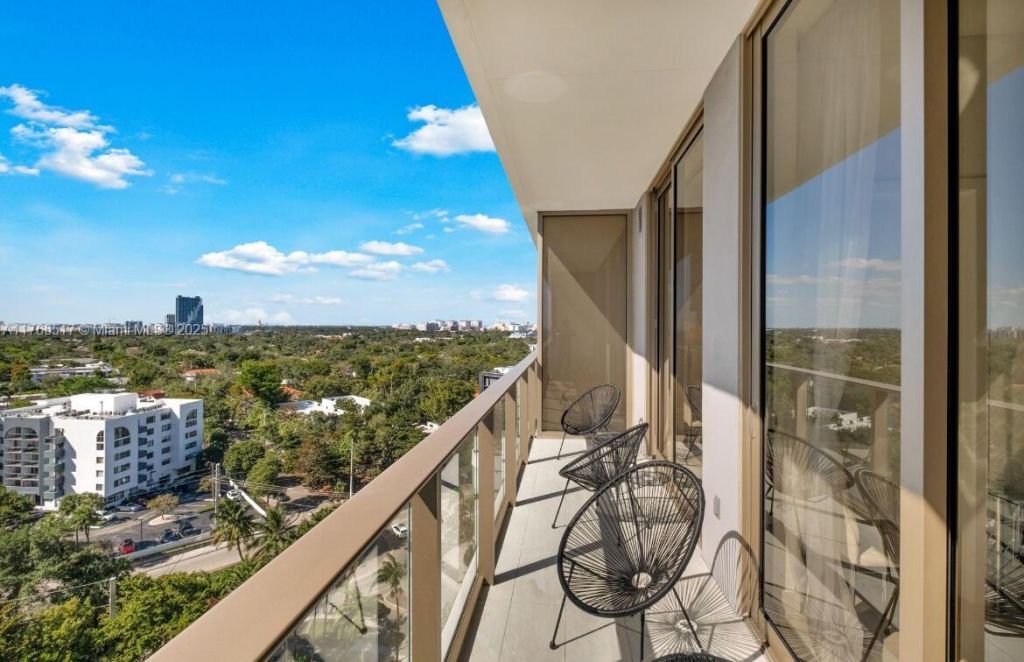 2678 Tigertail, Unit 1009, Miami, FL 33133 Photo