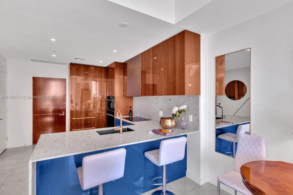 2678 Tigertail, Unit 1009, Miami, FL 33133 Photo