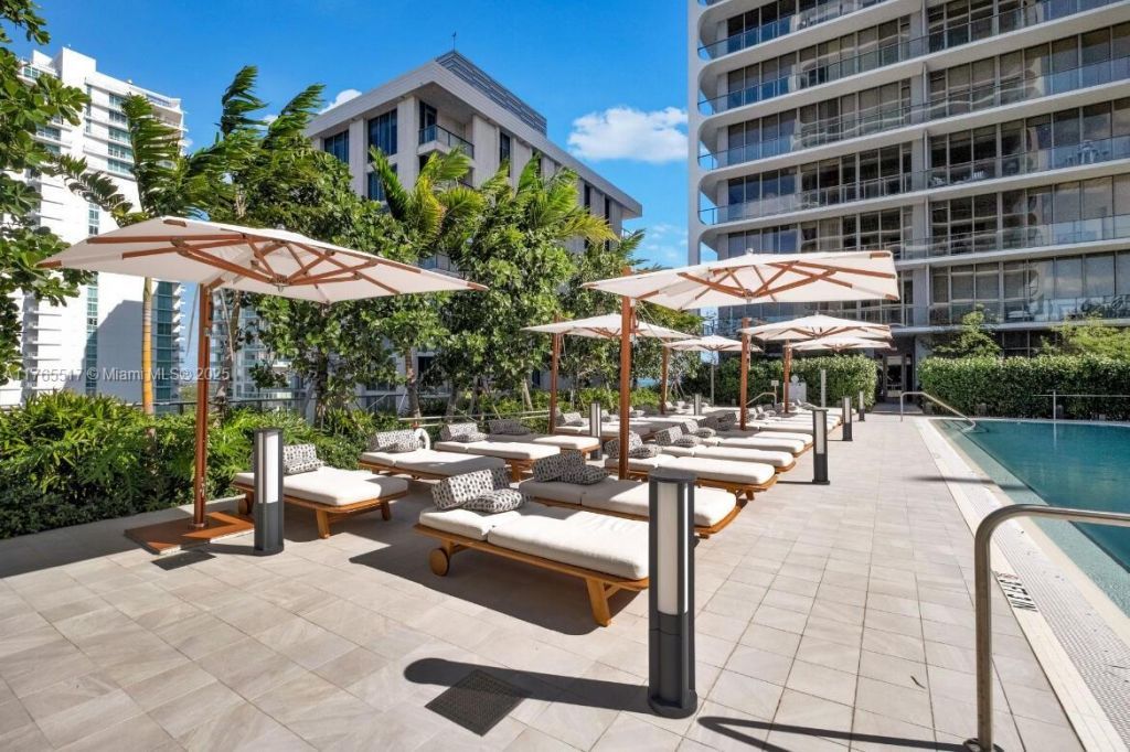 2678 Tigertail, Unit 1009, Miami, FL 33133 Photo