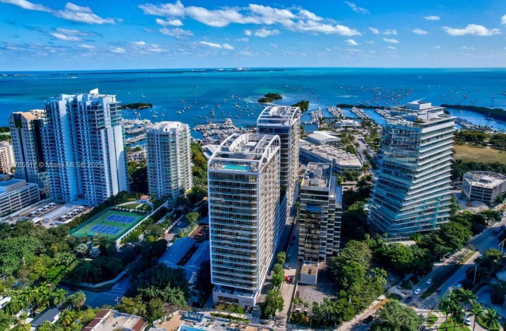 2678 Tigertail, Unit 1009, Miami, FL 33133 Photo