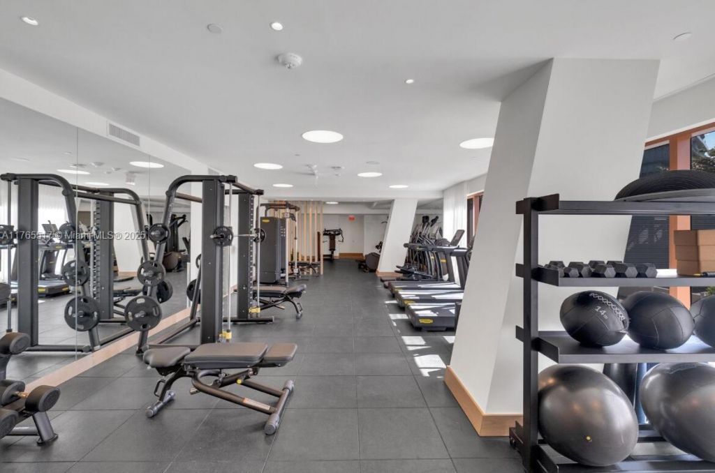 2678 Tigertail, Unit 1009, Miami, FL 33133 Photo