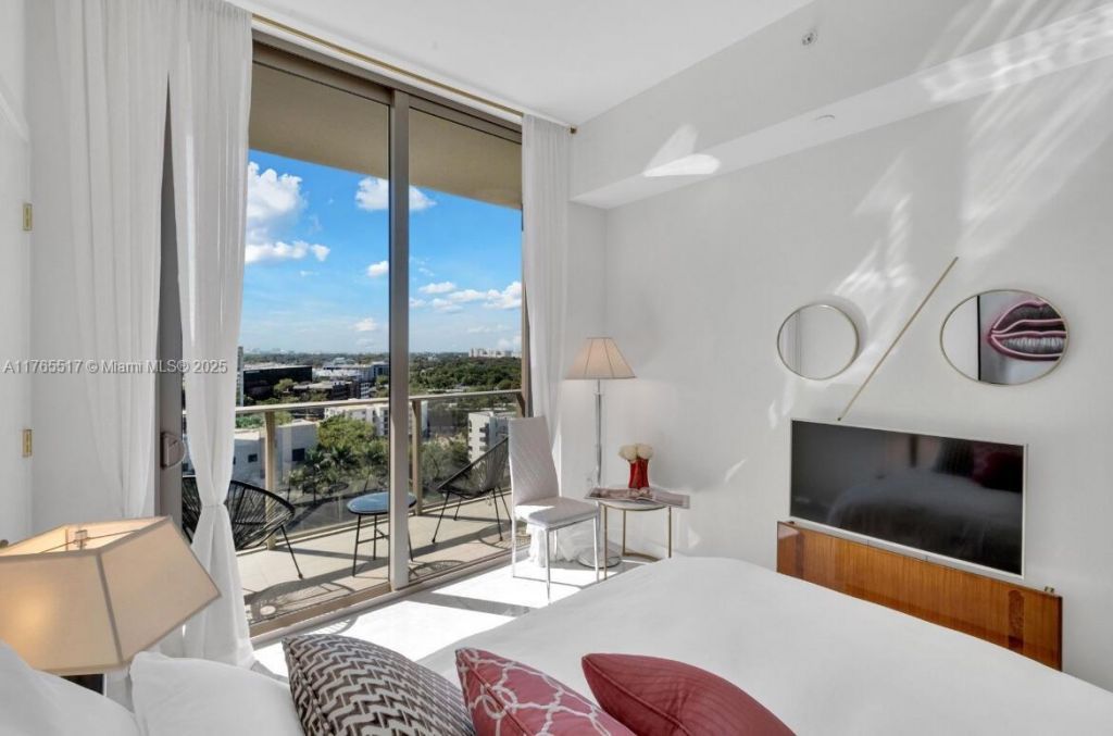 2678 Tigertail, Unit 1009, Miami, FL 33133 Photo