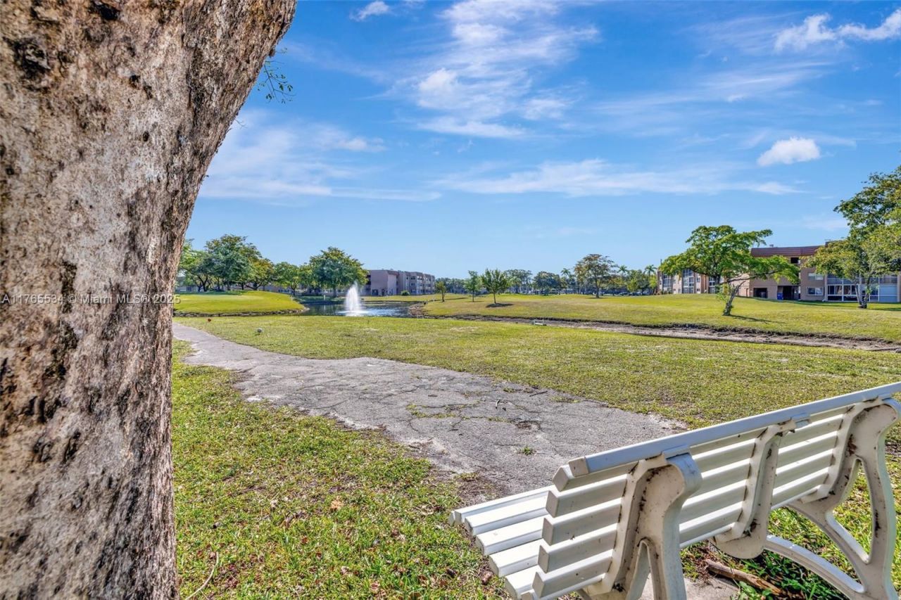 9821 Sunrise Lakes Blvd, Unit 107, Sunrise, FL 33322 Photo