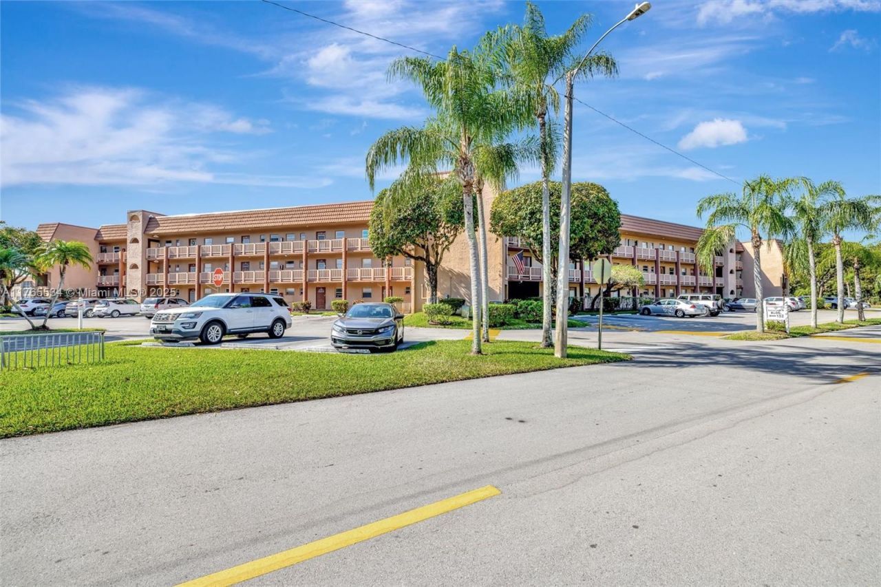 9821 Sunrise Lakes Blvd, Unit 107, Sunrise, FL 33322 Photo