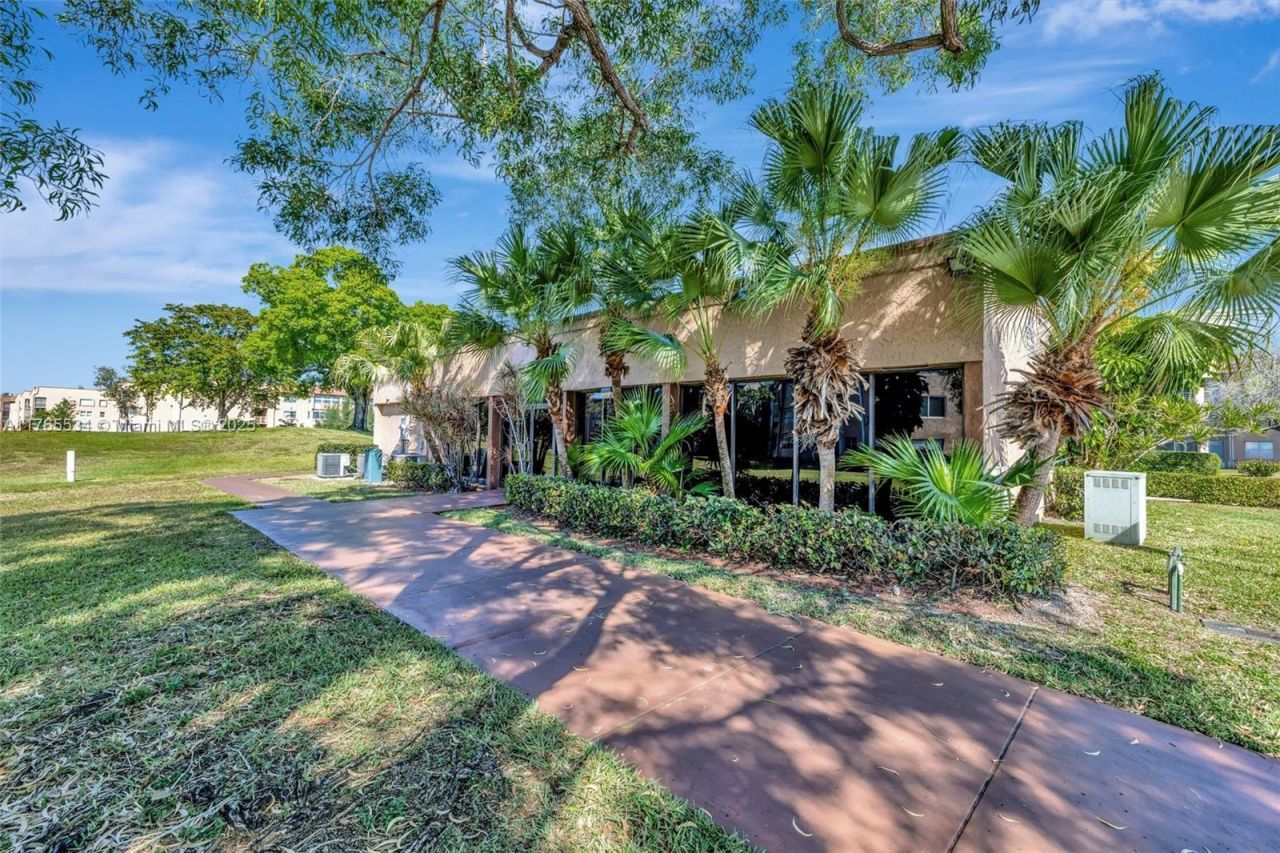 9821 Sunrise Lakes Blvd, Unit 107, Sunrise, FL 33322 Photo