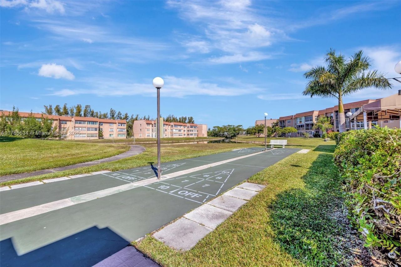 9821 Sunrise Lakes Blvd, Unit 107, Sunrise, FL 33322 Photo