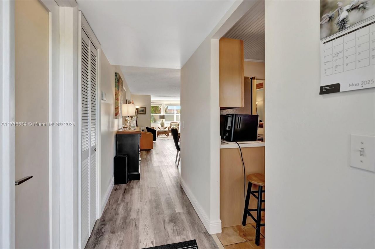 9821 Sunrise Lakes Blvd, Unit 107, Sunrise, FL 33322 Photo