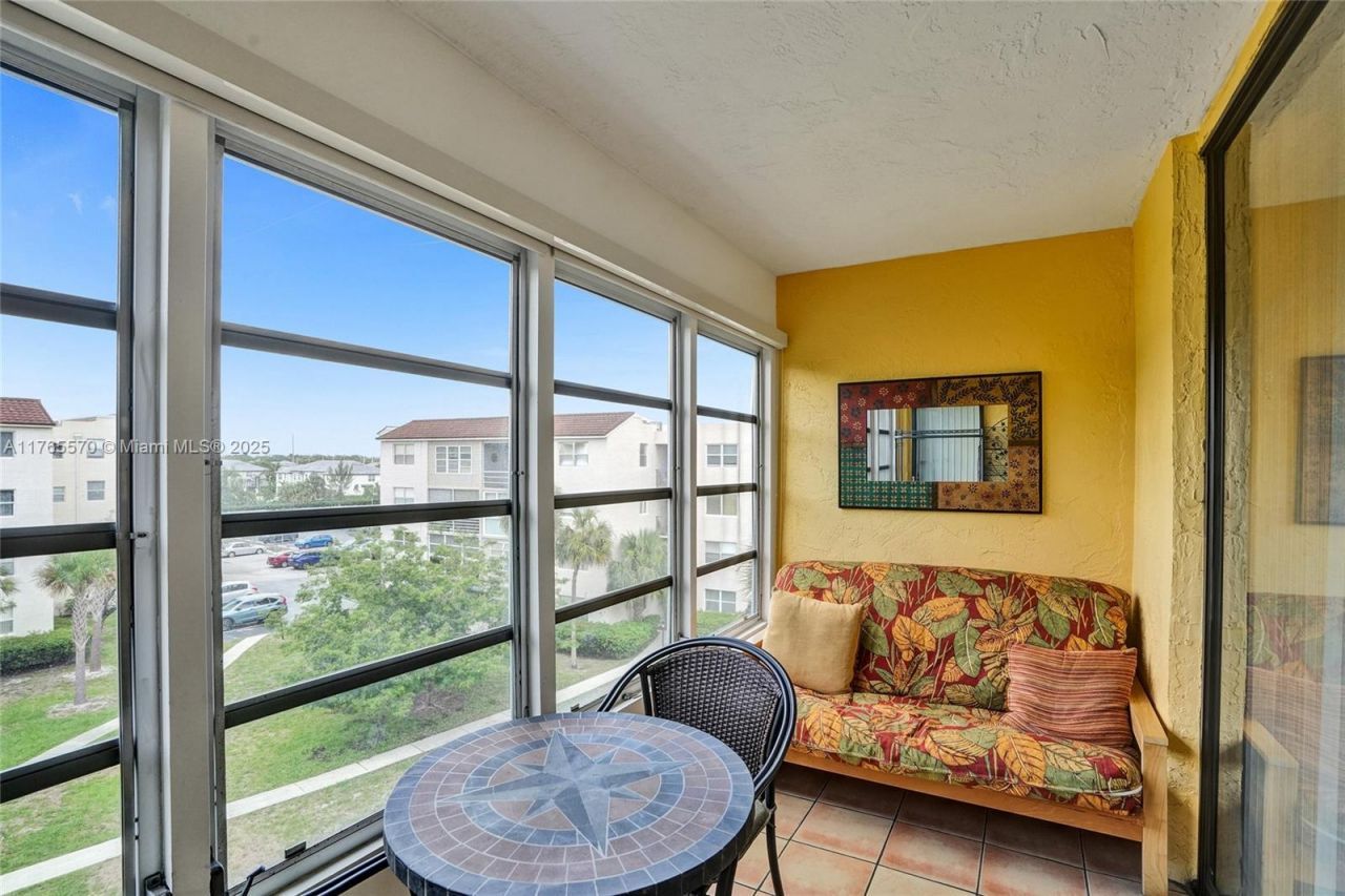 2811 Somerset Dr, Unit 405, Lauderdale Lakes, FL 33311 Photo