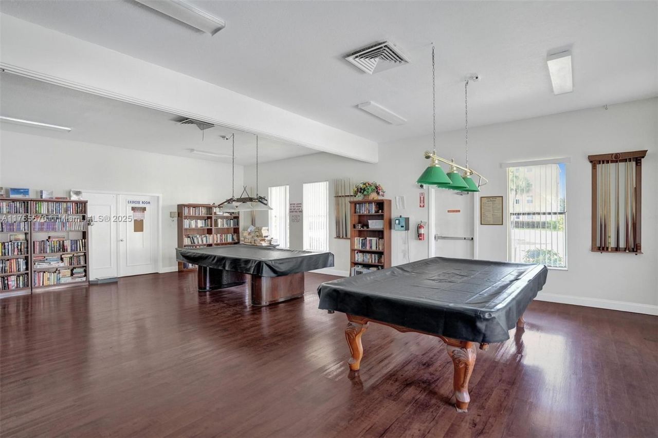 2811 Somerset Dr, Unit 405, Lauderdale Lakes, FL 33311 Photo