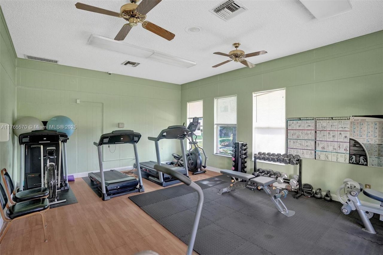 2811 Somerset Dr, Unit 405, Lauderdale Lakes, FL 33311 Photo