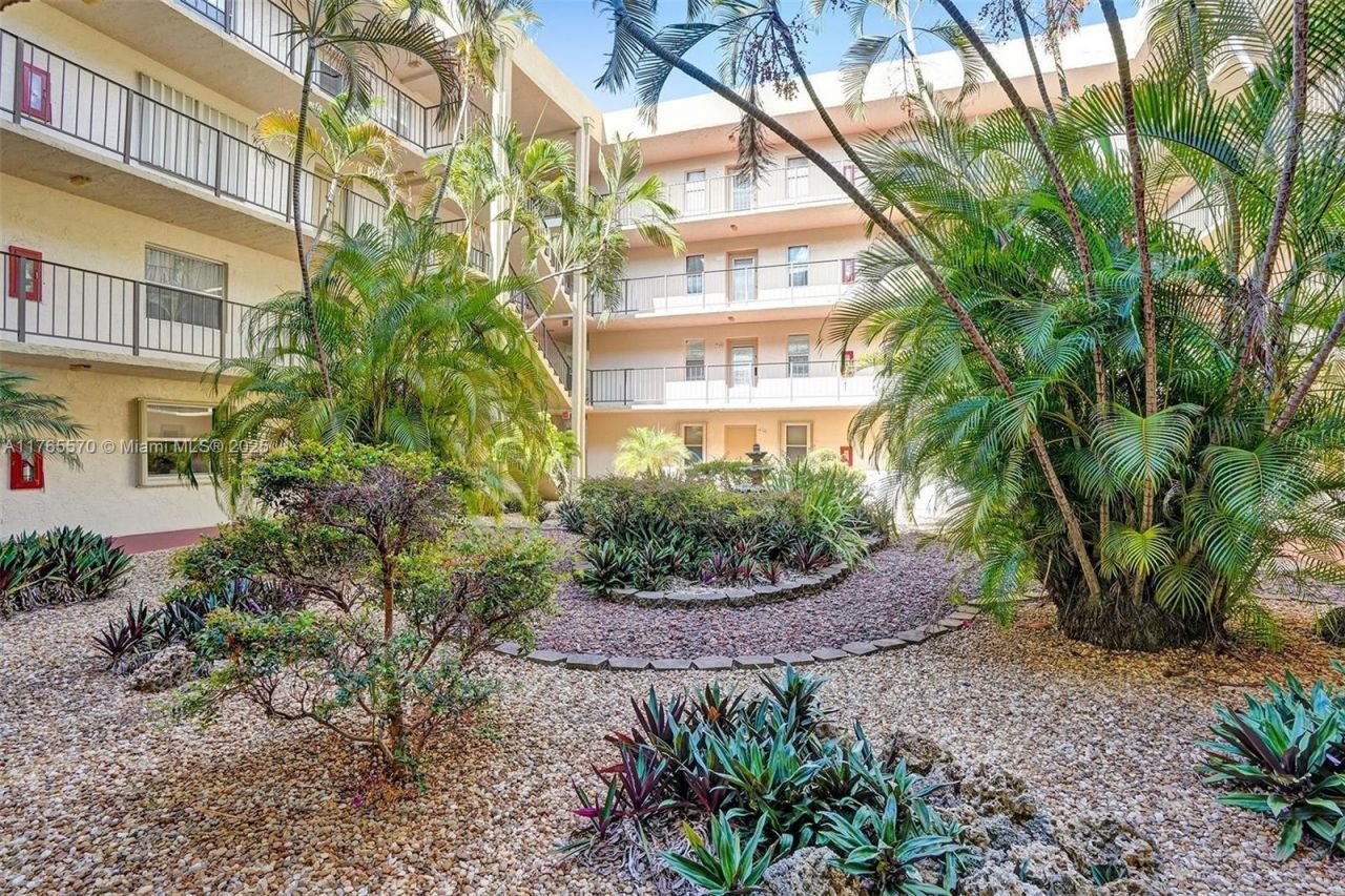 2811 Somerset Dr, Unit 405, Lauderdale Lakes, FL 33311 Photo